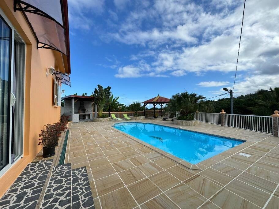 Le Volcan - Piscine - Dodoterla سانت روز المظهر الخارجي الصورة